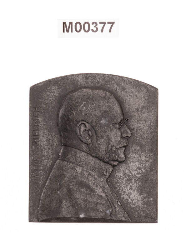 Plaketa na arcivévodu polního maršála Bedřicha