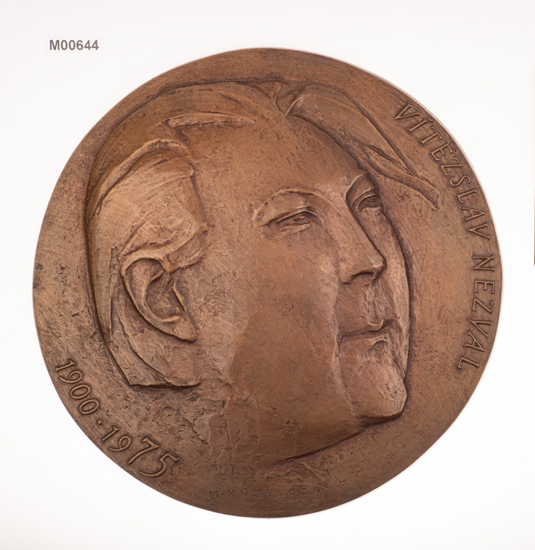 Medailon "V.Nezval"