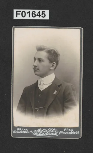 kabinetní portrétní vizitková fotografie