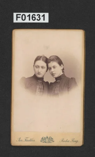 kabinetní portrétní vizitková fotografie
