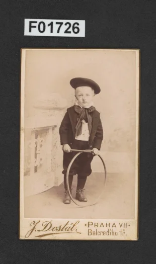 kabinetní portrétní vizitková fotografie