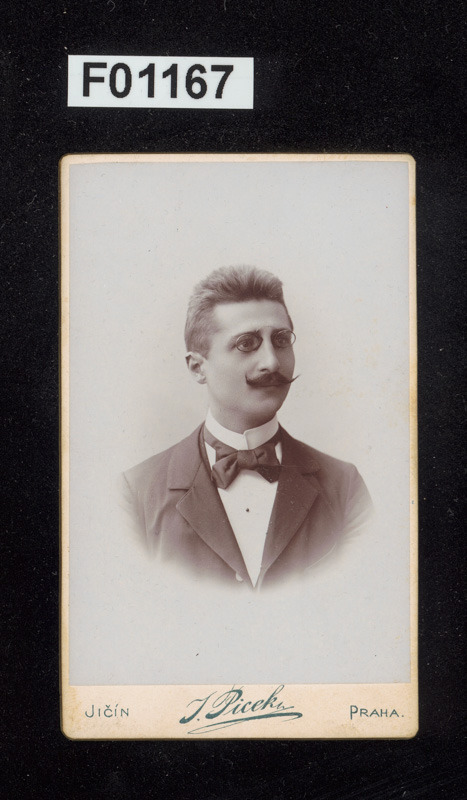 kabinetní portrétní vizitková fotografie