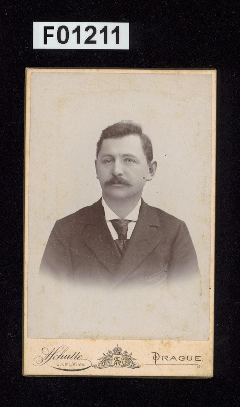 kabinetní portrétní vizitková fotografie