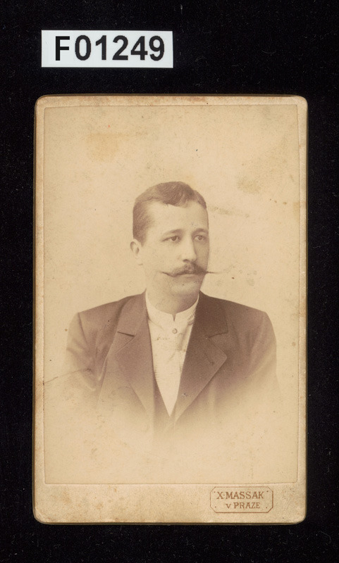 kabinetní portrétní vizitková fotografie