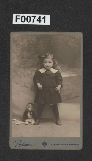 kabinetní portrétní vizitková fotografie