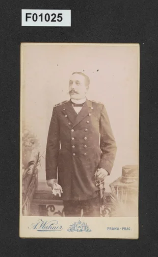 kabinetní portrétní vizitková fotografie