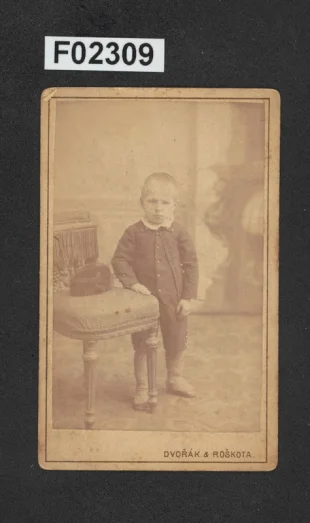 kabinetní portrétní vizitková fotografie
