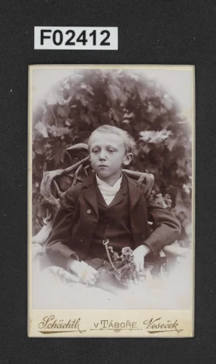 kabinetní portrétní vizitková fotografie