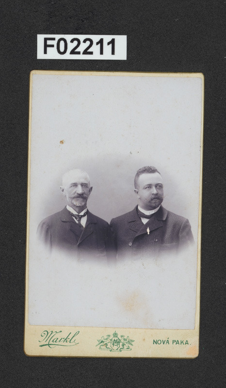 kabinetní portrétní vizitková fotografie