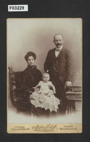 kabinetní portrétní vizitková fotografie