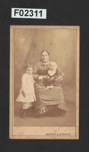 kabinetní portrétní vizitková fotografie