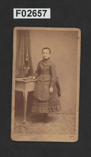 kabinetní portrétní vizitková fotografie