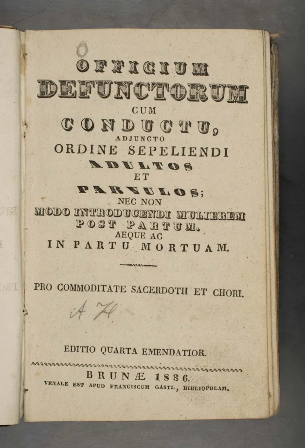 Officium defunctorum cum conductu, adjuncto ordine sepeliendi adultos et parvulos